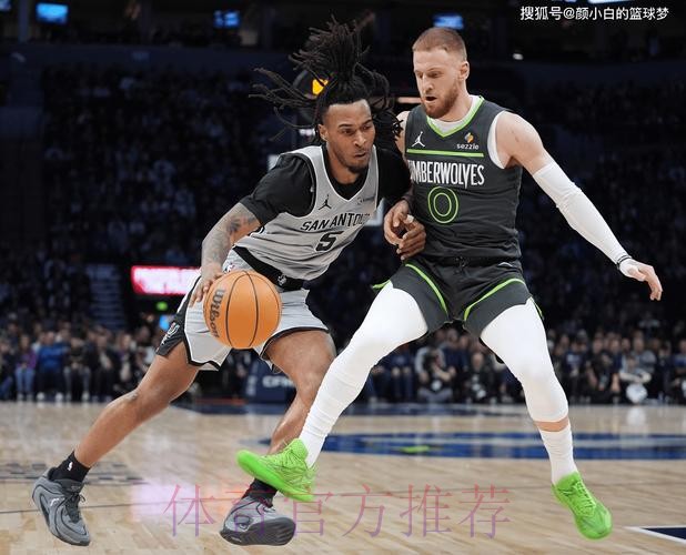 马刺连丢绝杀被逆转19分!三后卫35中8+10失误背锅 文班低头沮丧 马刺连丢绝杀被逆转19分!三后卫35中8+10失误背锅 文班低头沮丧